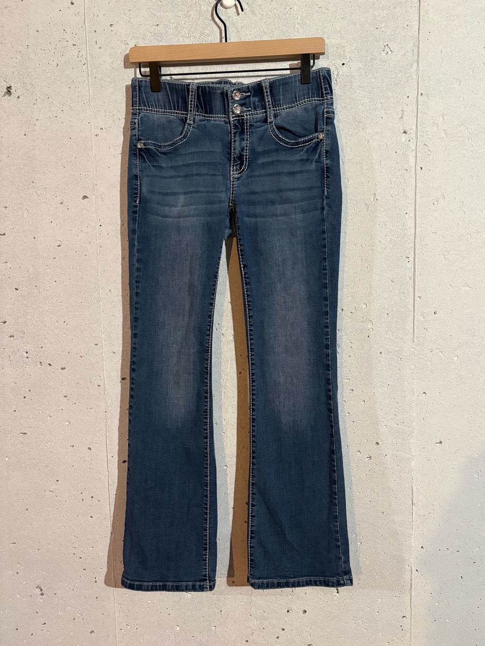Apt. 9 Mid Rise Boot Cut Bedazzled Jeans | Size: 6